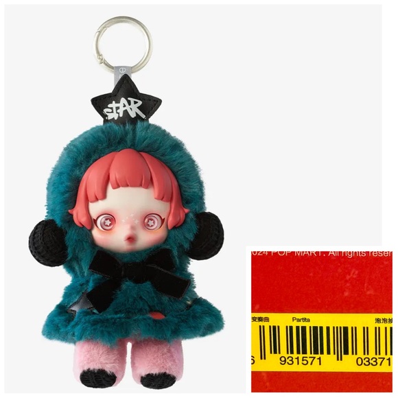 POP MART SKULLPANDA Winter Symphony Series Partita Plush Bag Charm